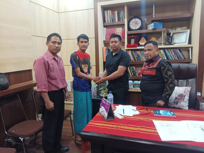 
 Kasus Dugaan Penganiayaan Anggotanya Berakhir Damai, Kapolsek Kediri dan Brigadir MNS Sepakat Berdamai