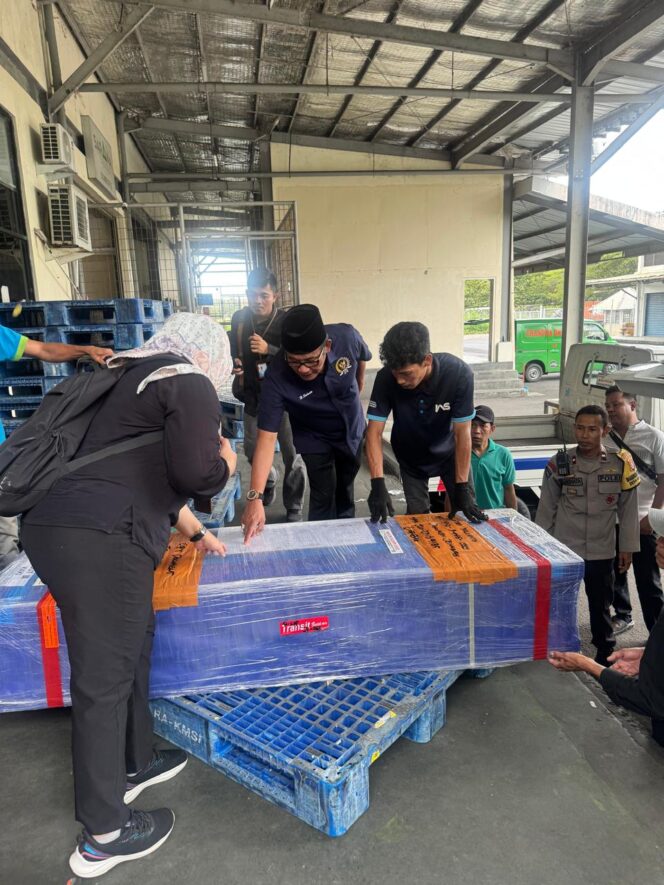 
 BP3MI NTB dan Anggota DPRD Provinsi NTB Jemput Langsung Jenazah PMI Asal Desa Tempos di Bandara Internasional Lombok