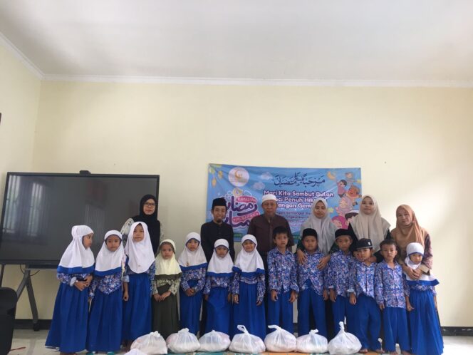 
 TK Purnama Mataram Menggelar Berbagai Kegiatan Keagamaan Selama Ramadhan