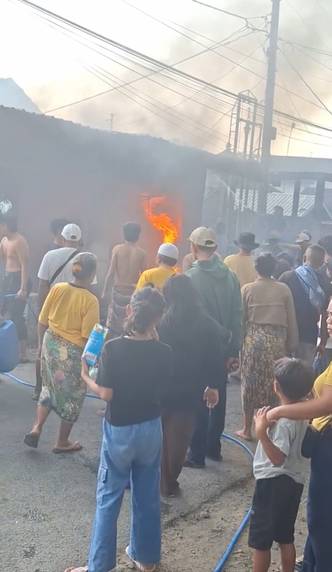
 Kios Sembako di Kuripan Selatan Ludes Terbakar, Kerugian Capai Rp400 Juta